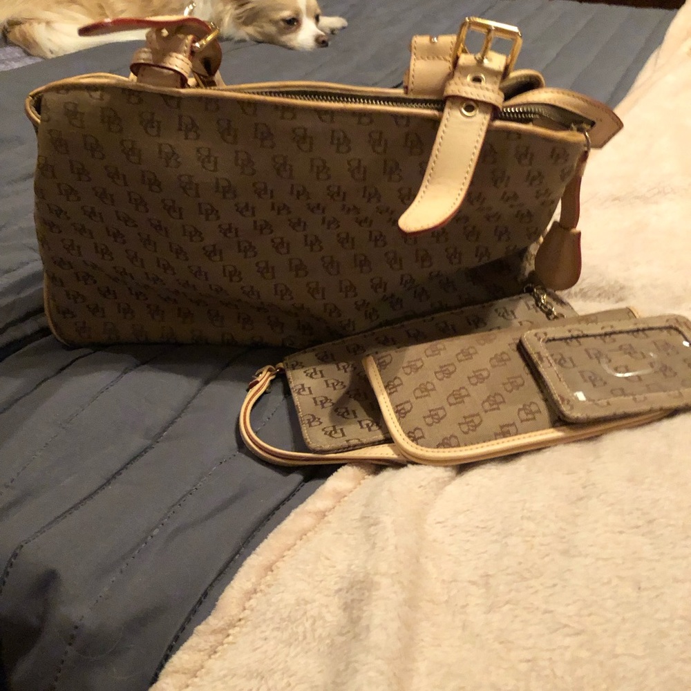 Dooney Bourke